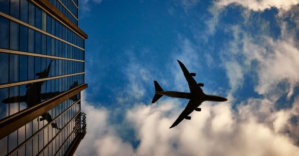 Delta readies emissions-cutting plans