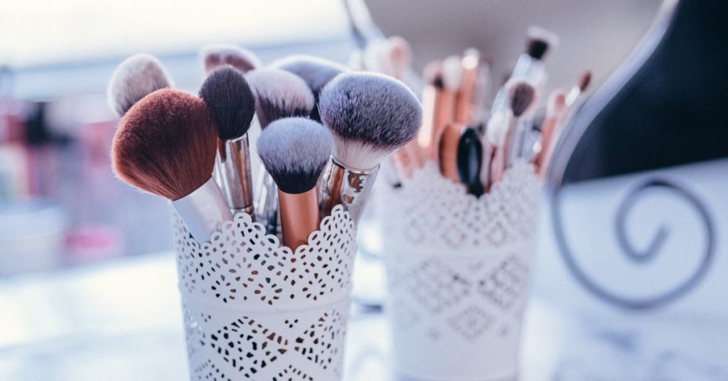 Twitter helps Trump find the perfect Valentine's gift for Trump 1