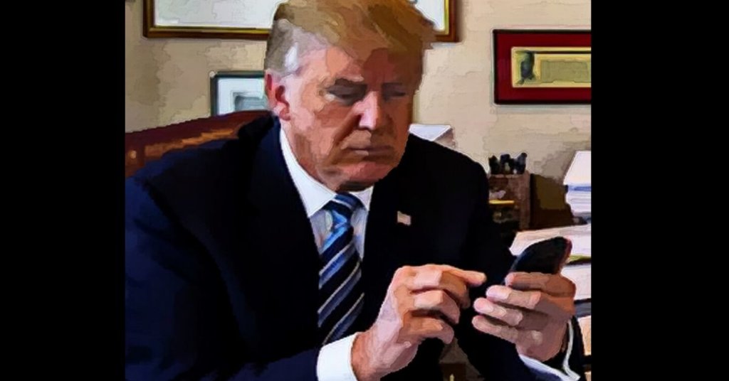 'He's a dictator-wannabe moron': Twitterati tear into Trump for signing exec order to weaken social media companies