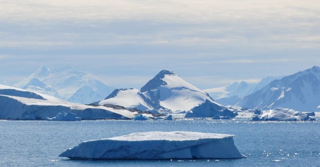 Antarctica landscape photo